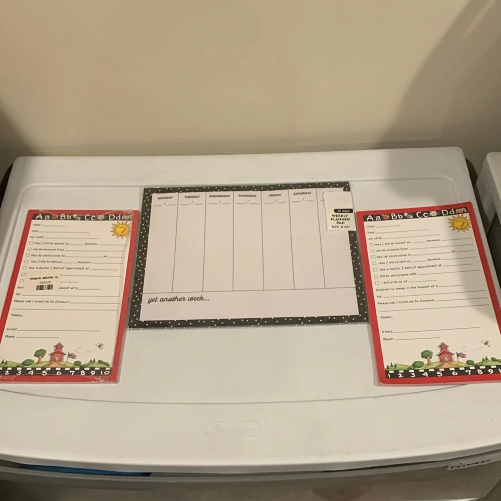 School Quick Note Pads For Parents and Weekly Calendar Set